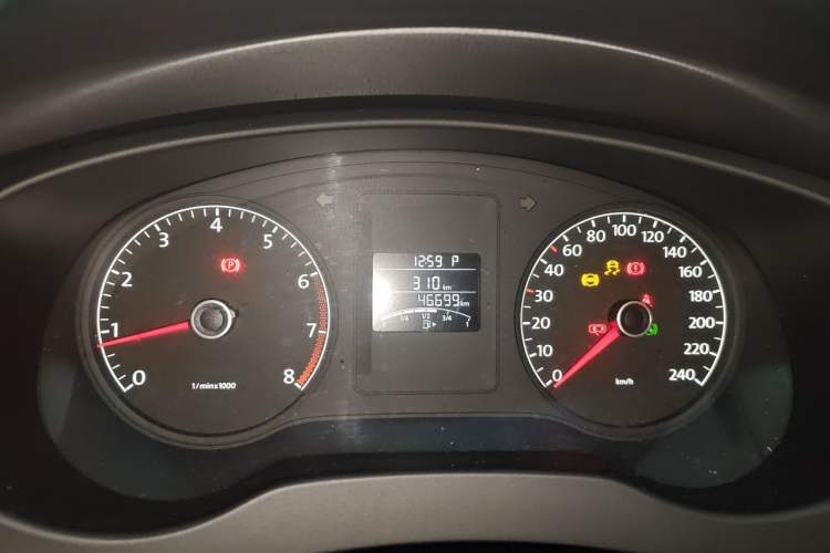 Used Volkswagen Sagitar 2012 1.6L Automatic Comfort Edition Instrument Cluster