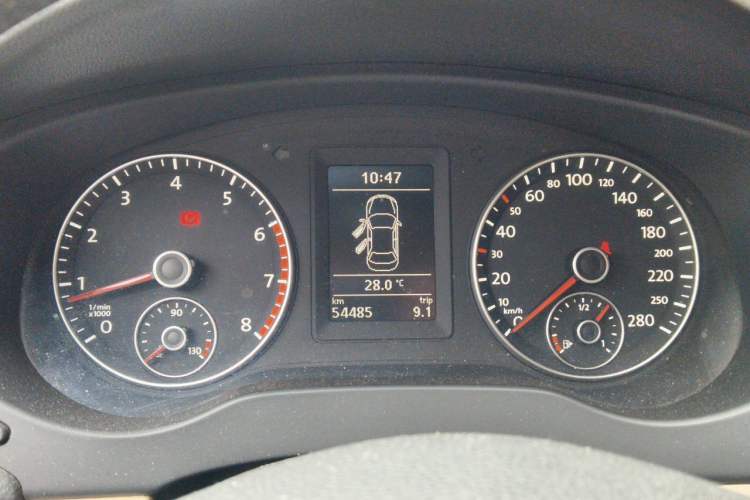 Used Volkswagen Sagitar 2012 1.4TSI Manual Luxury Model Instrument Cluster