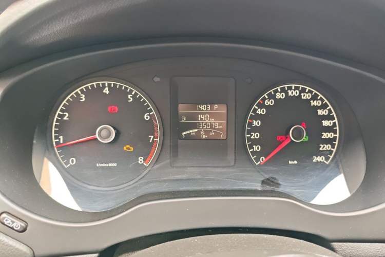 Used Volkswagen Sagitar 2012 1.6L Automatic Comfort Edition Instrument Cluster