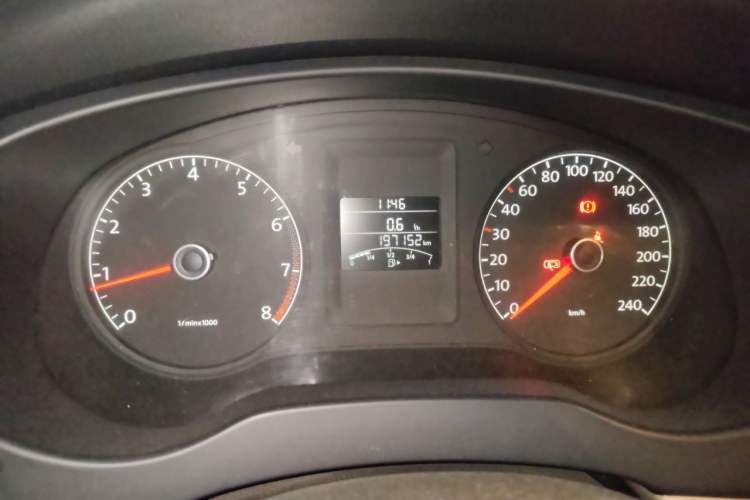 Used Volkswagen Sagitar 2012 1.6L Manual Comfort Model Instrument Cluster