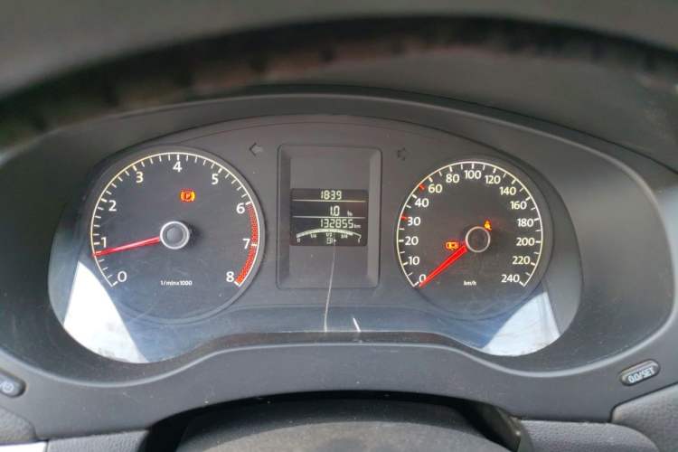 Used Volkswagen Sagitar 2012 1.6L Manual Comfort Model Instrument Cluster