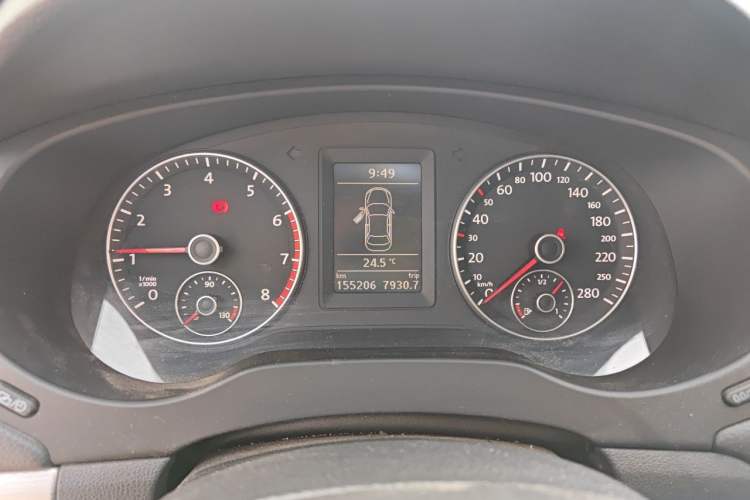 Used Volkswagen Sagitar 2012 1.4TSI Manual Luxury Model Instrument Cluster