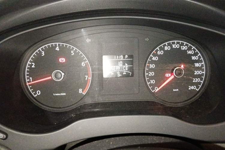 Used Volkswagen Sagitar 2012 1.6L Automatic Comfort Edition Instrument Cluster