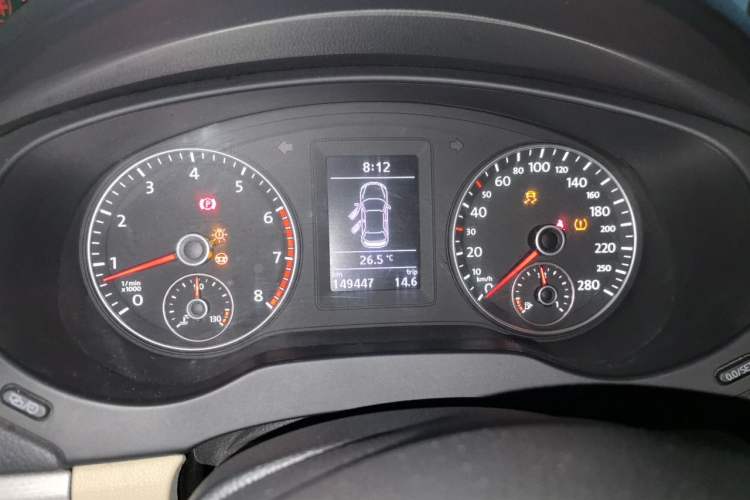 Used Volkswagen Sagitar 2012 1.4TSI Manual Luxury Model Instrument Cluster