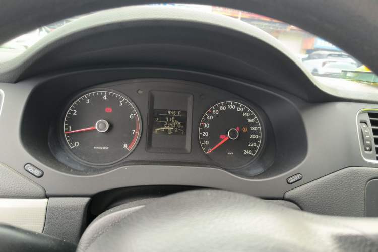 Used Volkswagen Sagitar 2012 1.6L Automatic Comfort Edition Instrument Cluster