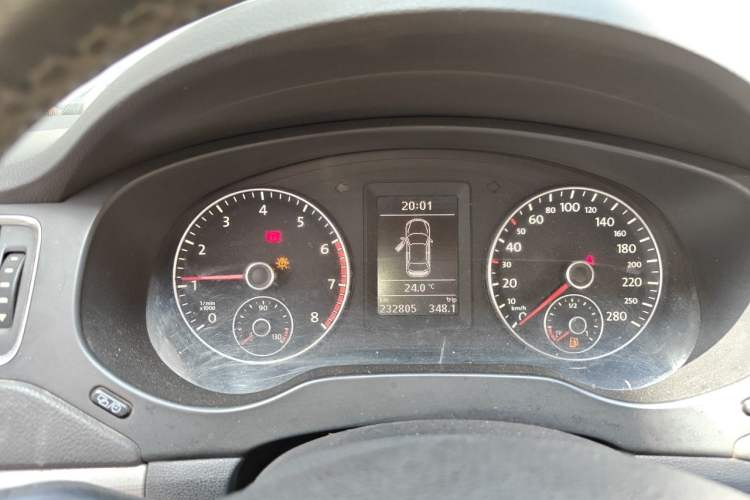 Used Volkswagen Sagitar 2012 1.4TSI Manual Luxury Model Instrument Cluster