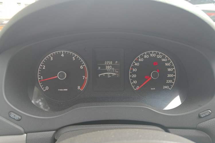 Used Volkswagen Sagitar 2012 1.6L Automatic Comfort Edition Instrument Cluster