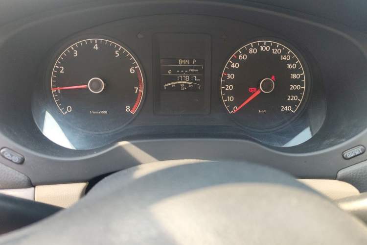 Used Volkswagen Sagitar 2012 1.6L Automatic Comfort Edition Instrument Cluster