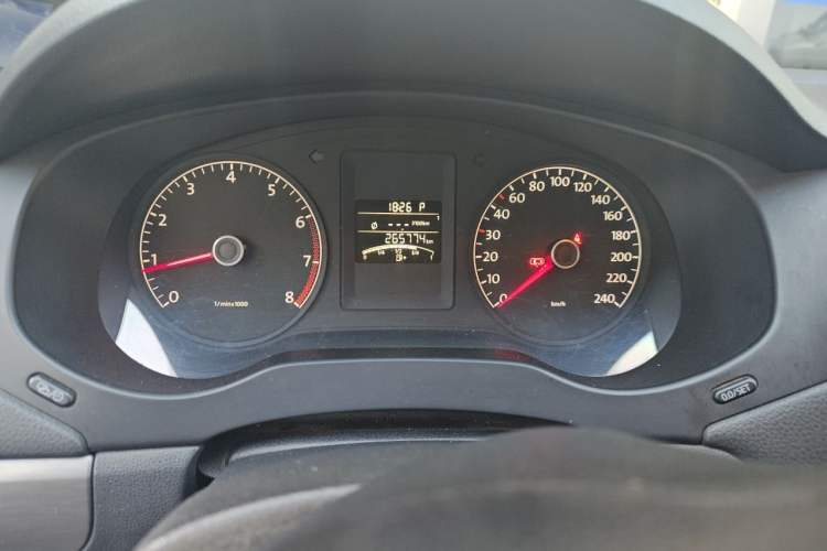 Used Volkswagen Sagitar 2012 1.6L Automatic Fashion Edition Instrument Cluster