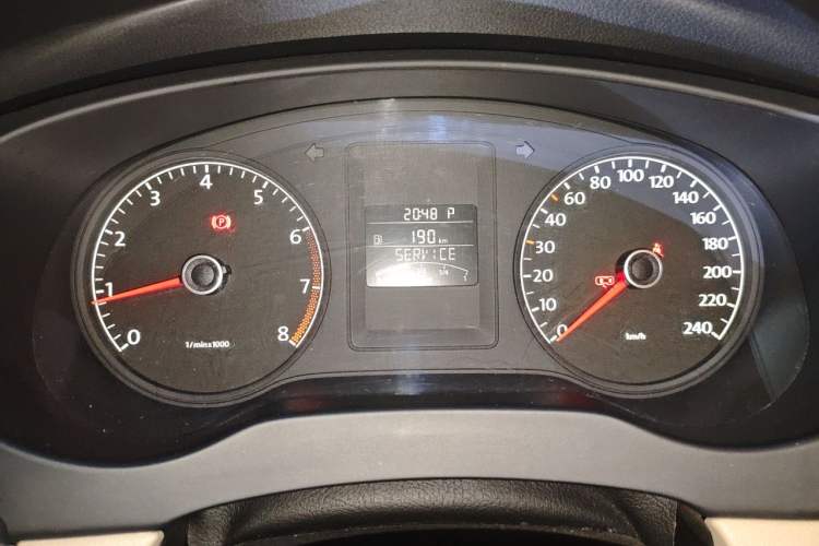 Used Volkswagen Sagitar 2012 1.6L Automatic Comfort Edition Instrument Cluster