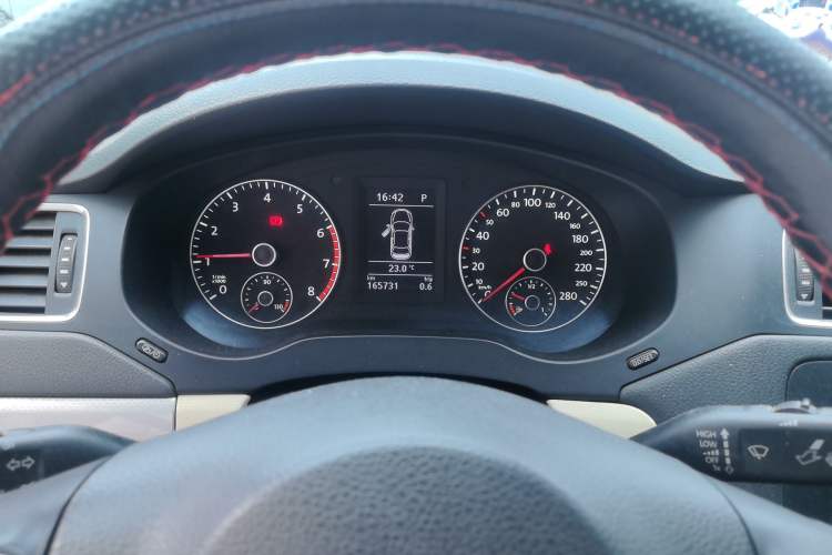 Used Volkswagen Sagitar 2012 1.4TSI Automatic Luxury Edition Instrument Cluster