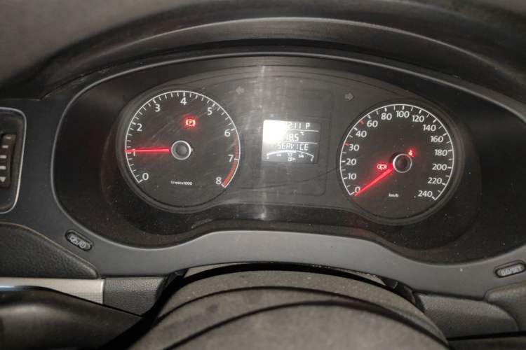 Used Volkswagen Sagitar 2012 1.6L Automatic Comfort Edition Instrument Cluster