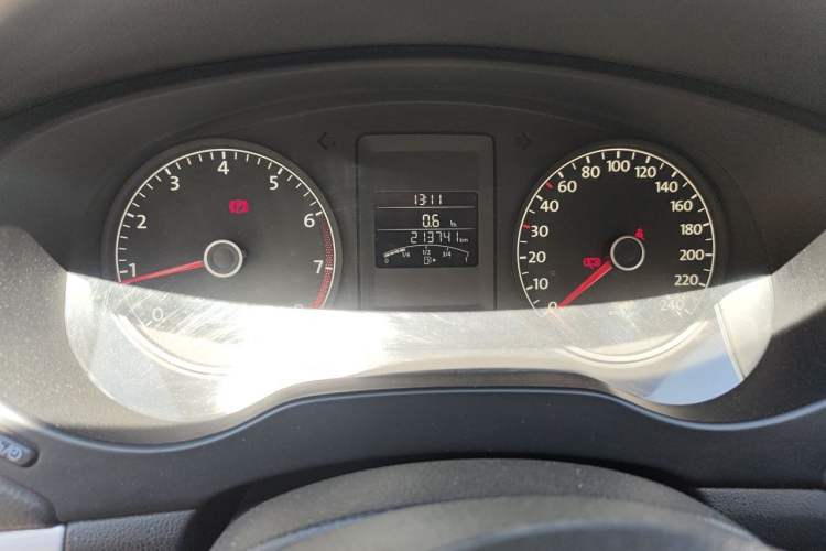 Used Volkswagen Sagitar 2012 1.6L Manual Comfort Model Instrument Cluster