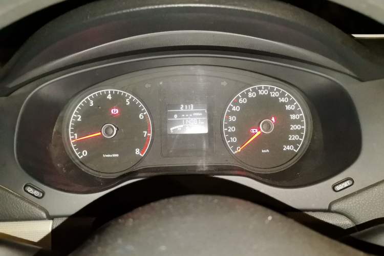 Used Volkswagen Sagitar 2012 1.6L Manual Comfort Model Instrument Cluster