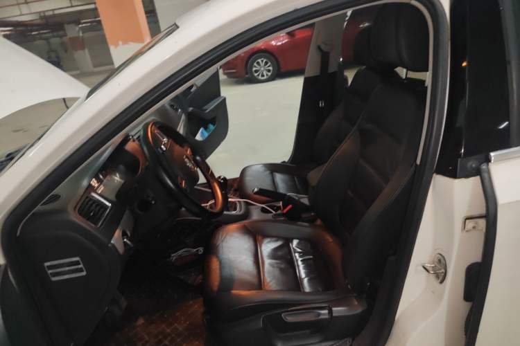 Used Volkswagen Sagitar 2012 1.4TSI Manual Luxury Model Left Front Seat