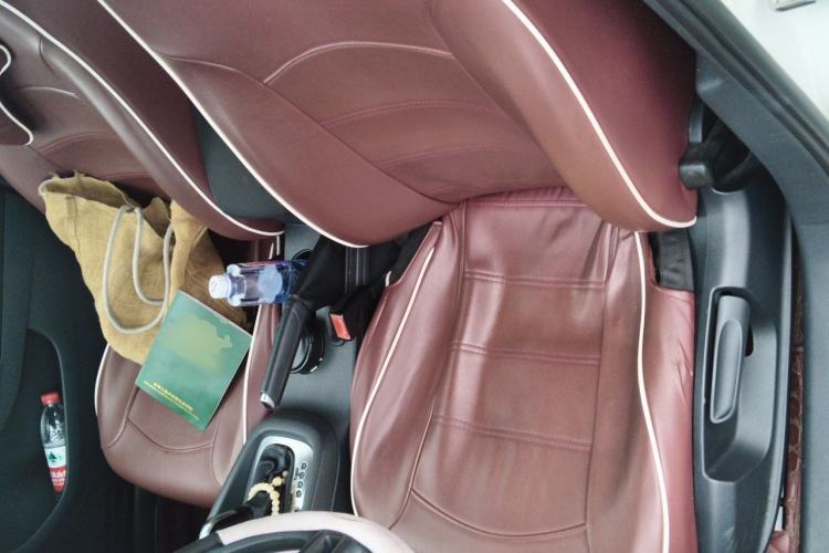 Used Volkswagen Sagitar 2012 1.6L Automatic Fashion Edition Left Front Seat