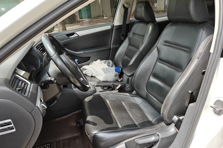 Used Volkswagen Sagitar 2012 1.4TSI Automatic Luxury Edition Left Front Seat