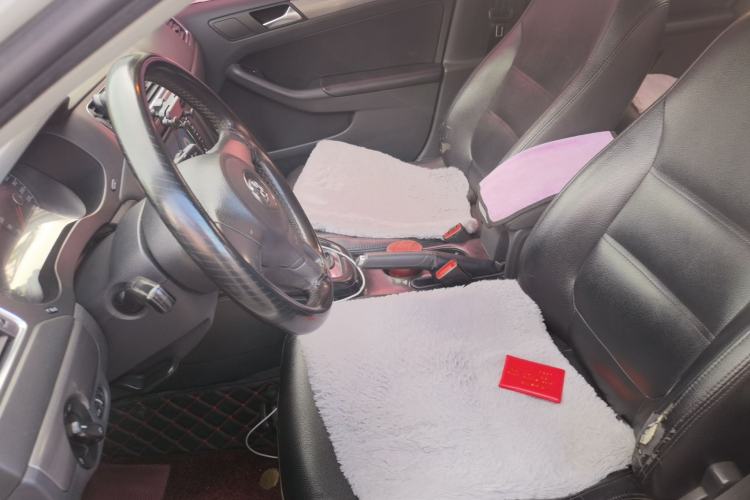 Used Volkswagen Sagitar 2012 1.6L Automatic Fashion Edition Left Front Seat