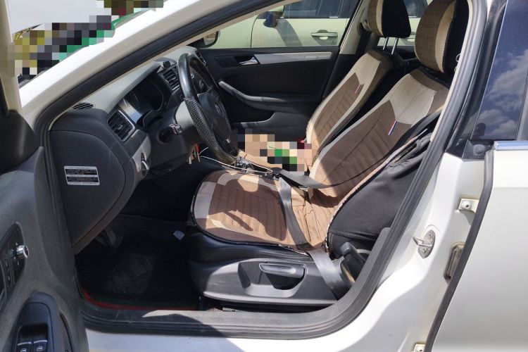Used Volkswagen Sagitar 2012 1.4TSI Manual Luxury Model Left Front Seat