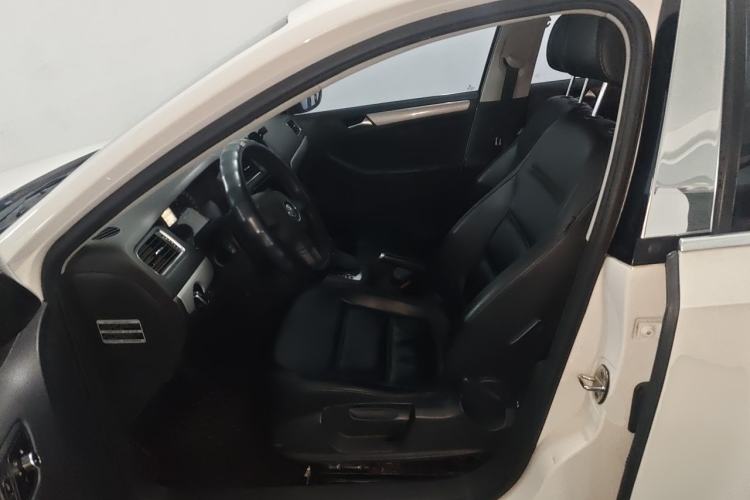 Used Volkswagen Sagitar 2012 1.6L Automatic Comfort Edition Left Front Seat