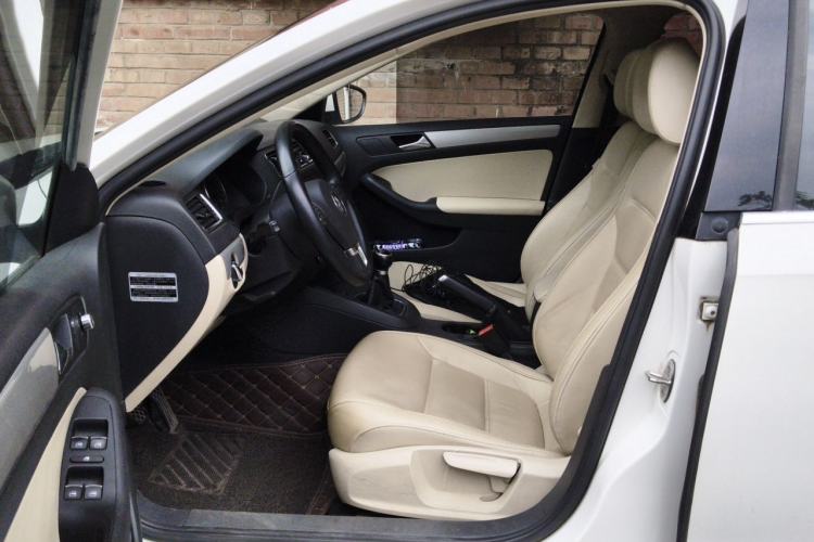 Used Volkswagen Sagitar 2012 1.4TSI Manual Luxury Model Left Front Seat