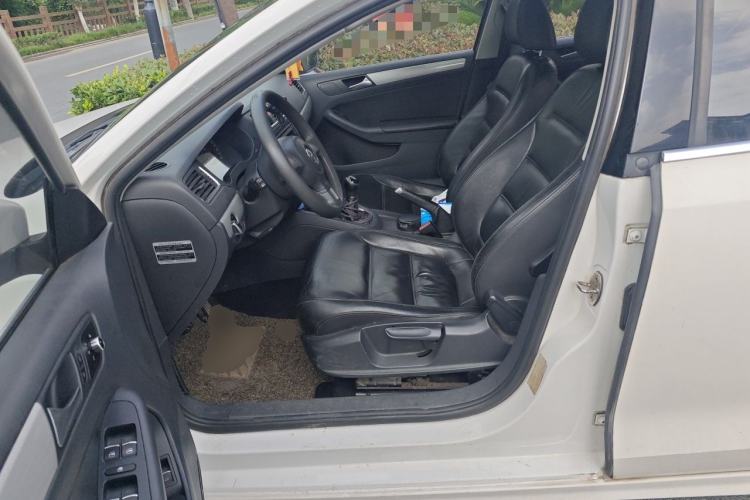 Used Volkswagen Sagitar 2012 1.6L Manual Comfort Model Left Front Seat