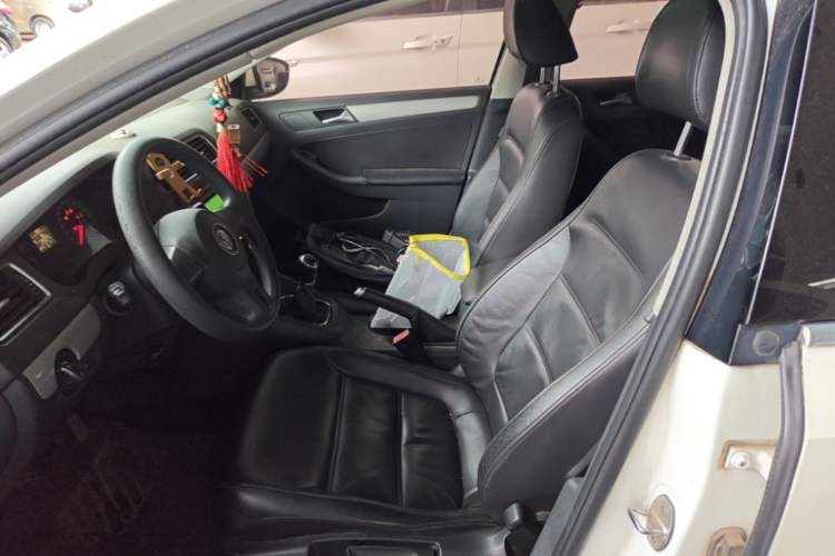 Used Volkswagen Sagitar 2012 1.6L Manual Comfort Model Left Front Seat