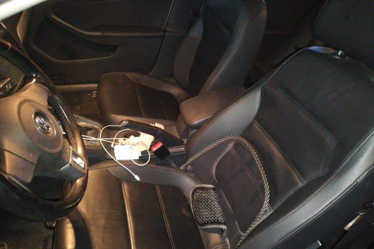 Used Volkswagen Sagitar 2012 1.6L Automatic Comfort Edition Left Front Seat