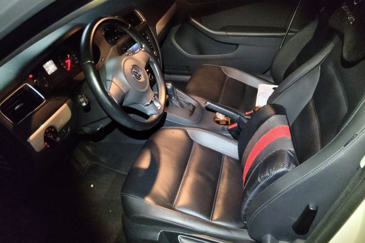 Used Volkswagen Sagitar 2012 1.6L Automatic Comfort Edition Left Front Seat