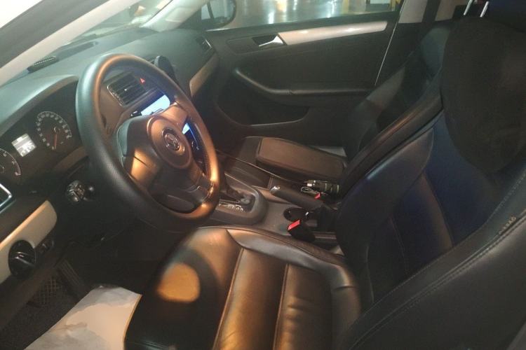 Used Volkswagen Sagitar 2012 1.6L Automatic Comfort Edition Left Front Seat