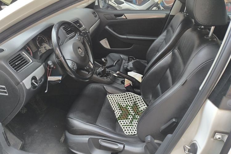 Used Volkswagen Sagitar 2012 1.4TSI Manual Luxury Model Left Front Seat