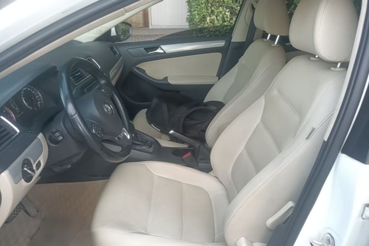 Used Volkswagen Sagitar 2012 1.4TSI Automatic Luxury Edition Left Front Seat