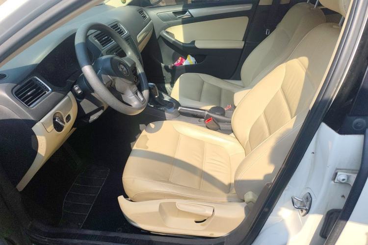 Used Volkswagen Sagitar 2012 1.6L Automatic Comfort Edition Left Front Seat