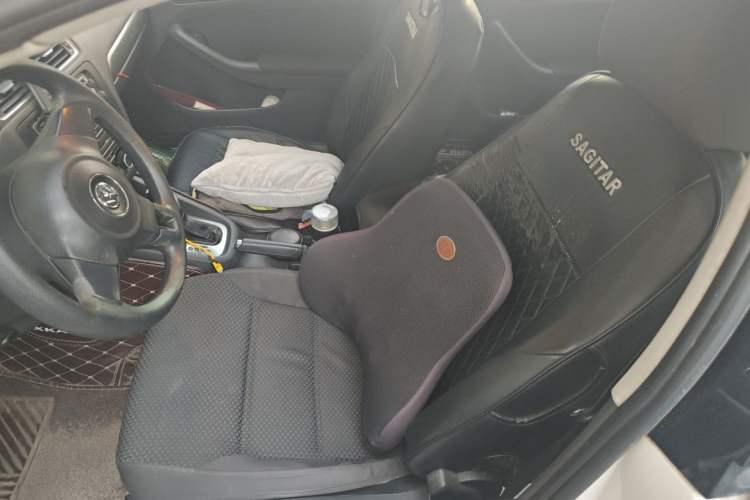 Used Volkswagen Sagitar 2012 1.6L Automatic Fashion Edition Left Front Seat