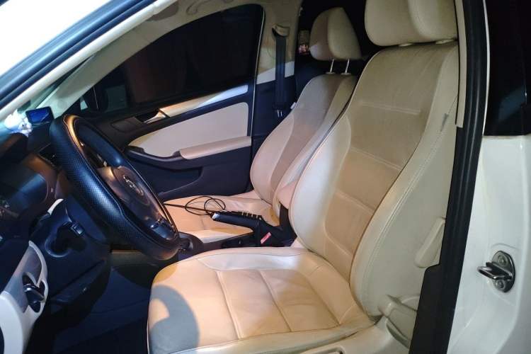 Used Volkswagen Sagitar 2012 1.6L Automatic Comfort Edition Left Front Seat
