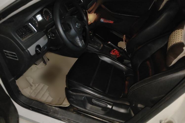 Used Volkswagen Sagitar 2012 1.6L Automatic Comfort Edition Left Front Seat