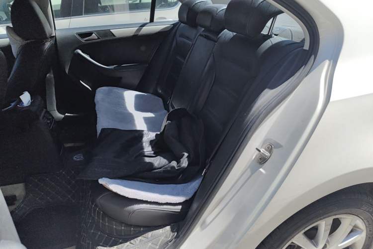 Used Volkswagen Sagitar 2012 1.6L Manual Comfort Model Left Rear Seat