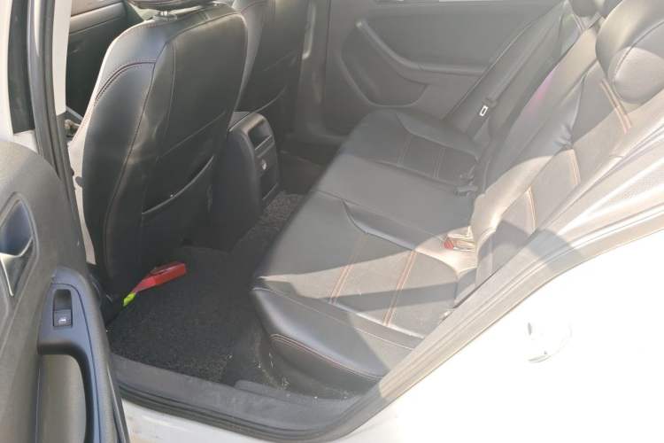 Used Volkswagen Sagitar 2012 1.6L Automatic Fashion Edition Left Rear Seat
