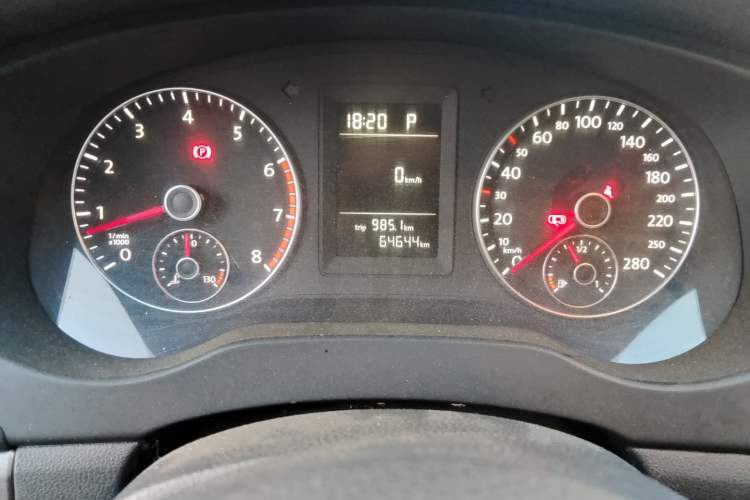 Used Volkswagen Sagitar 2012 1.4TSI Automatic Fashion Edition Odometer Close Up