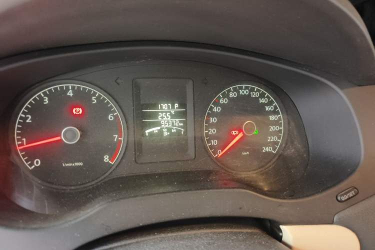 Used Volkswagen Sagitar 2012 1.6L Automatic Comfort Edition Odometer Close Up