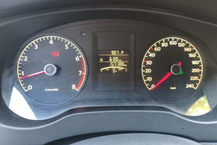 Used Volkswagen Sagitar 2012 1.6L Automatic Comfort Edition Odometer Close Up