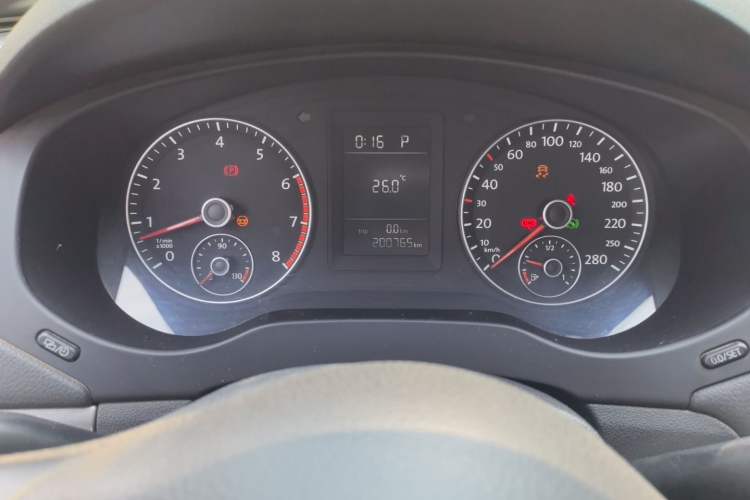 Used Volkswagen Sagitar 2012 1.4TSI Automatic Fashion Edition Odometer Close Up