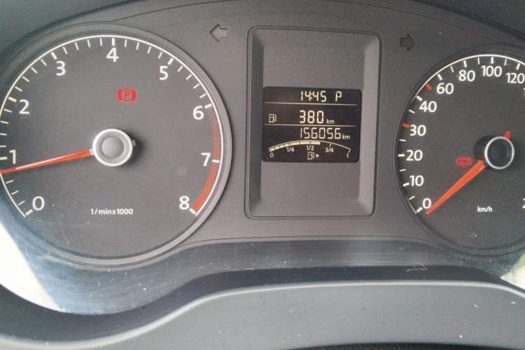 Used Volkswagen Sagitar 2012 1.6L Automatic Fashion Edition Odometer Close Up