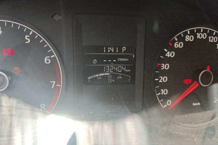 Used Volkswagen Sagitar 2012 1.6L Automatic Comfort Edition Odometer Close Up