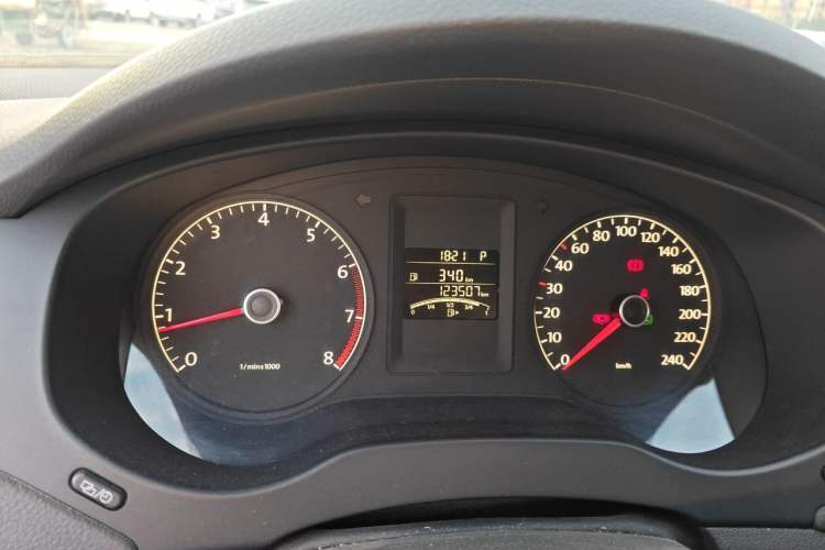 Used Volkswagen Sagitar 2012 1.6L Automatic Comfort Edition Odometer Close Up