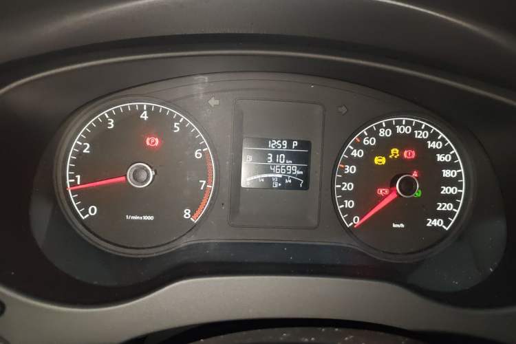 Used Volkswagen Sagitar 2012 1.6L Automatic Comfort Edition Odometer Close Up