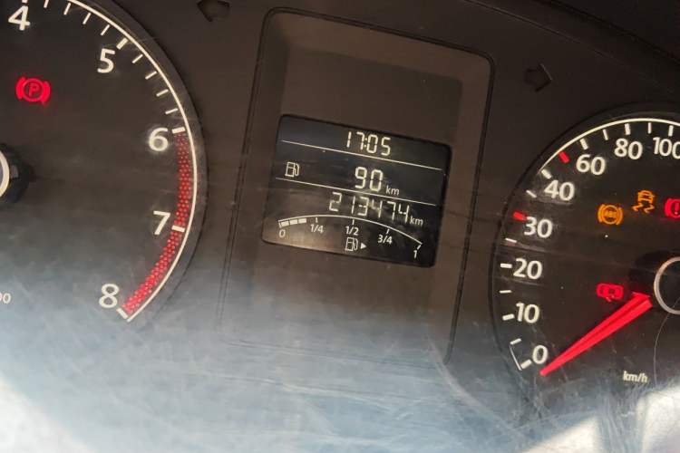 Used Volkswagen Sagitar 2012 1.6L Manual Comfort Model Odometer Close Up