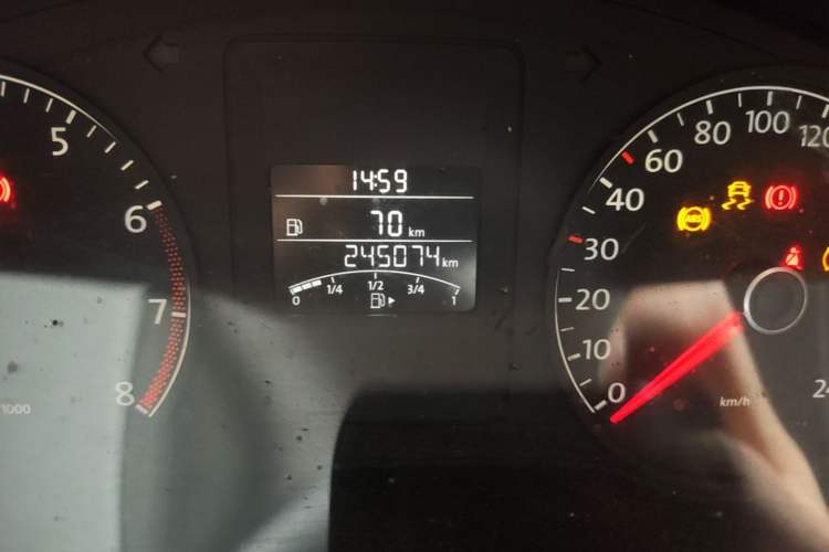 Used Volkswagen Sagitar 2012 1.6L Manual Comfort Model Odometer Close Up