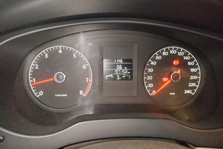Used Volkswagen Sagitar 2012 1.6L Manual Comfort Model Odometer Close Up