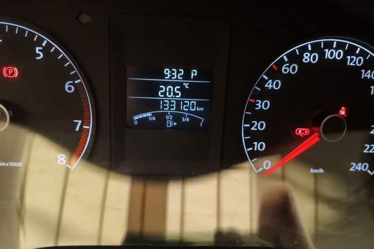 Used Volkswagen Sagitar 2012 1.6L Automatic Comfort Edition Odometer Close Up